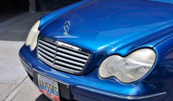 Mercedes Benz C200 2001 lleno