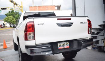 Toyota Hilux Dubai 2016 lleno