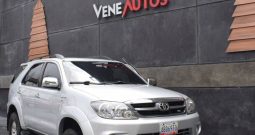 toyota-fortuner-2008-1