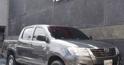 toyota-hilux-2012-plata-1