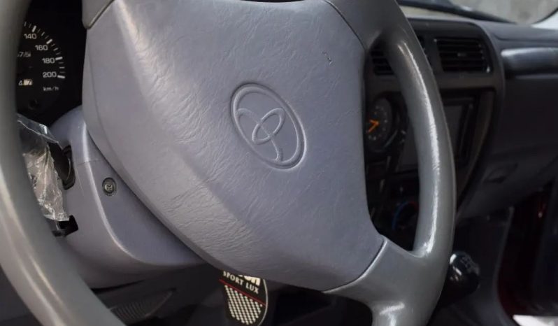 Toyota Meru 2009 lleno