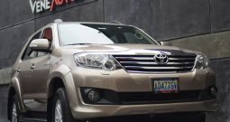 toyota-fortuner-2012-01