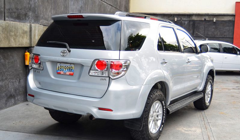 Toyota Fortuner 2013 lleno