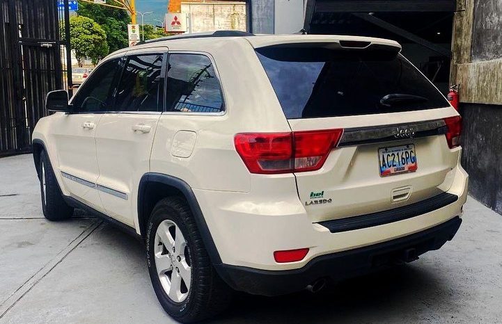 Jeep Grand Cherokee 2011 lleno