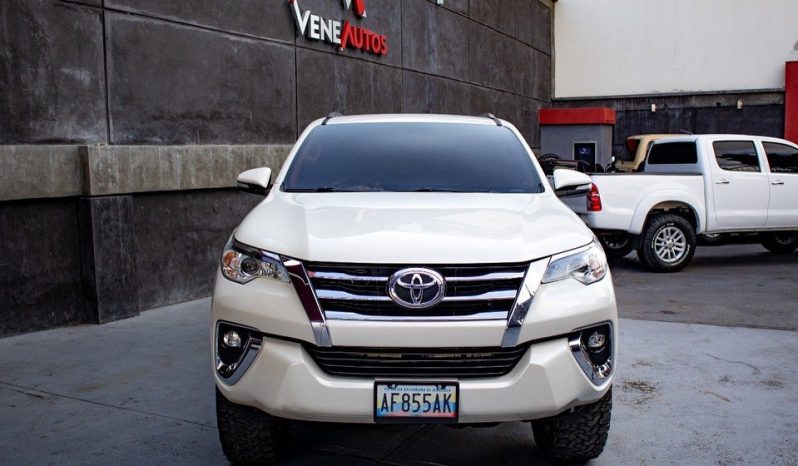 Toyota Fortuner VX+ 2016 lleno