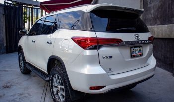 Toyota Fortuner VX+ 2016 lleno