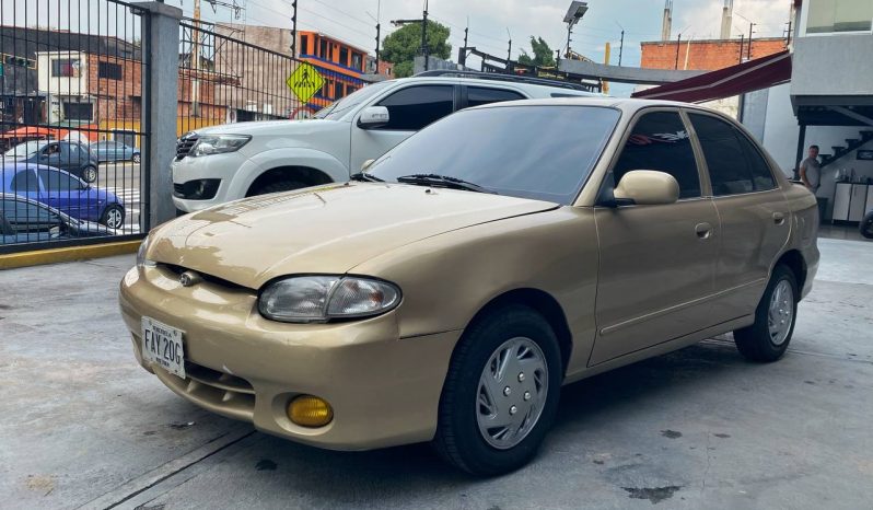 Hyundai Accent 2001 lleno