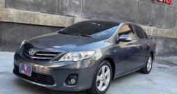 toyota-corolla-gli-2013-gris-01