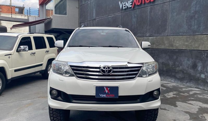 Toyota Fortuner 2015 lleno