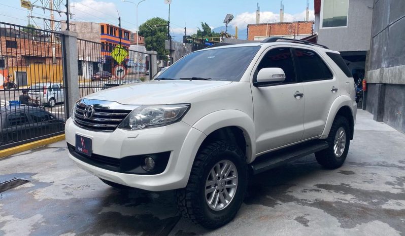 Toyota Fortuner 2015 lleno