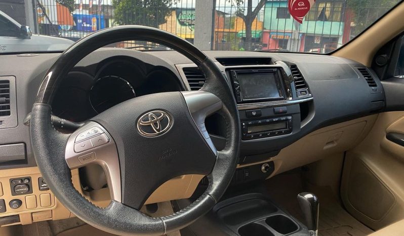 Toyota Fortuner 2015 lleno