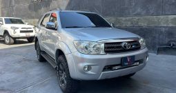 toyota-fortuner-2010-01