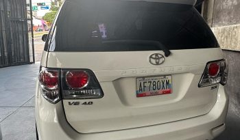 Toyota Fortuner 2015 lleno