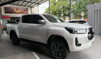 Toyota Hilux SRX 2025 lleno