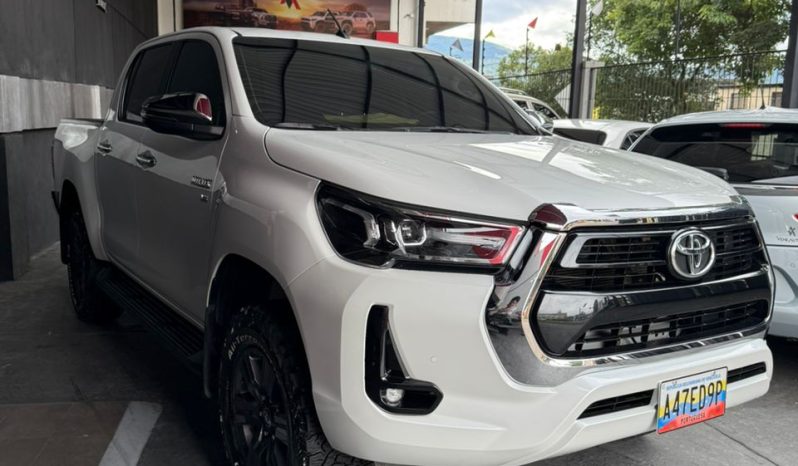 Toyota Hilux SRX 2025 lleno