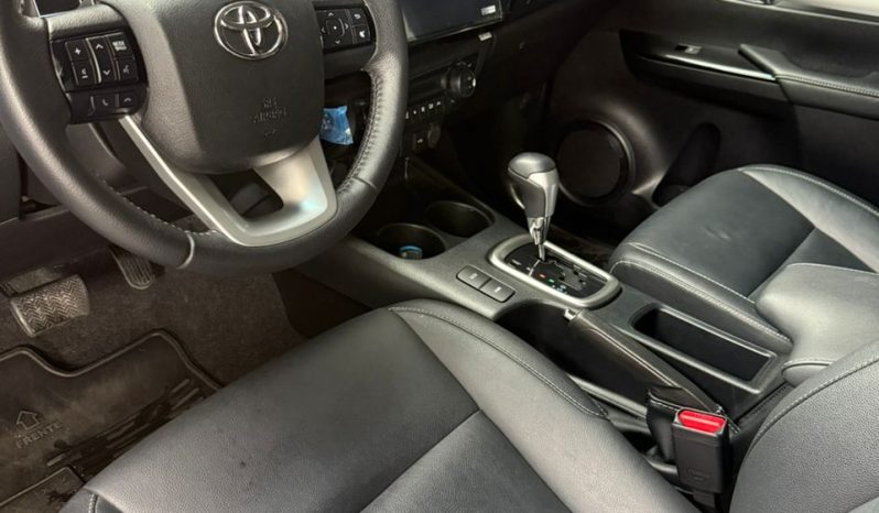 Toyota Hilux SRX 2025 lleno
