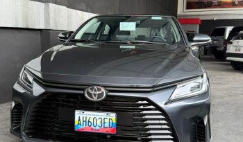 Toyota Yaris E 2025 lleno