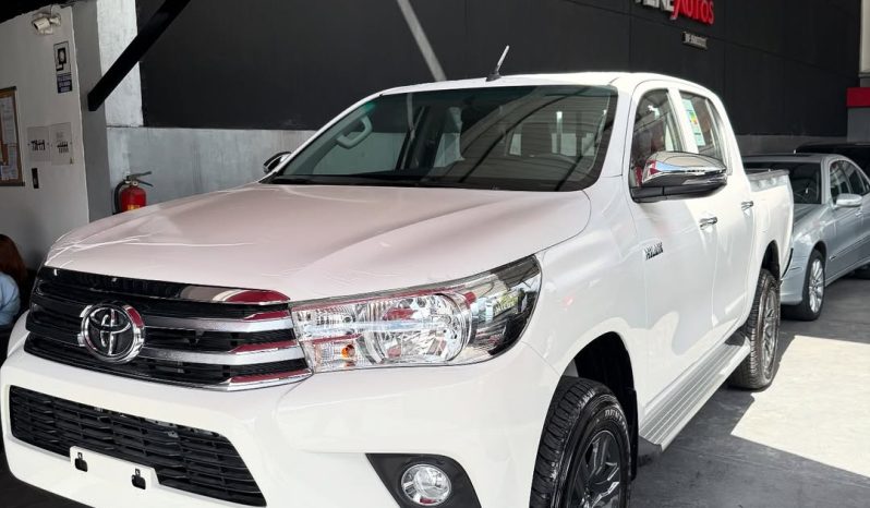 Toyota Hilux GLX 2025 lleno